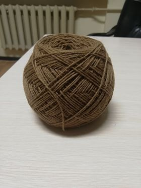 Camel wool knitting yarn made of 100% camel wool