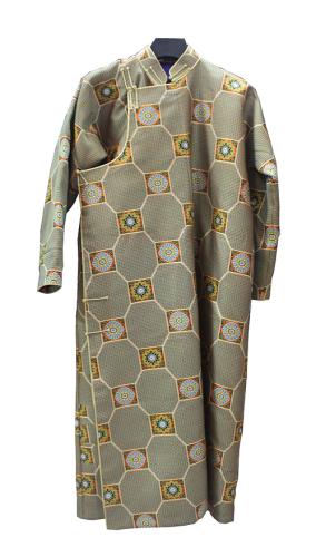 Women's deel made of 100% cotton. Embroidered with silk trimming. Traditional fabric buttons made of silk. Cotton lining. Dry cleaning only.