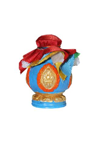 Un objet bouddhiste traditionnel. Divinité de la nature Urne